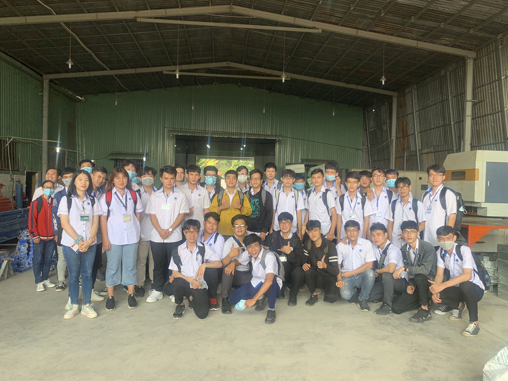 Tham quan thực tế tại công ty lớp 09DHTDH