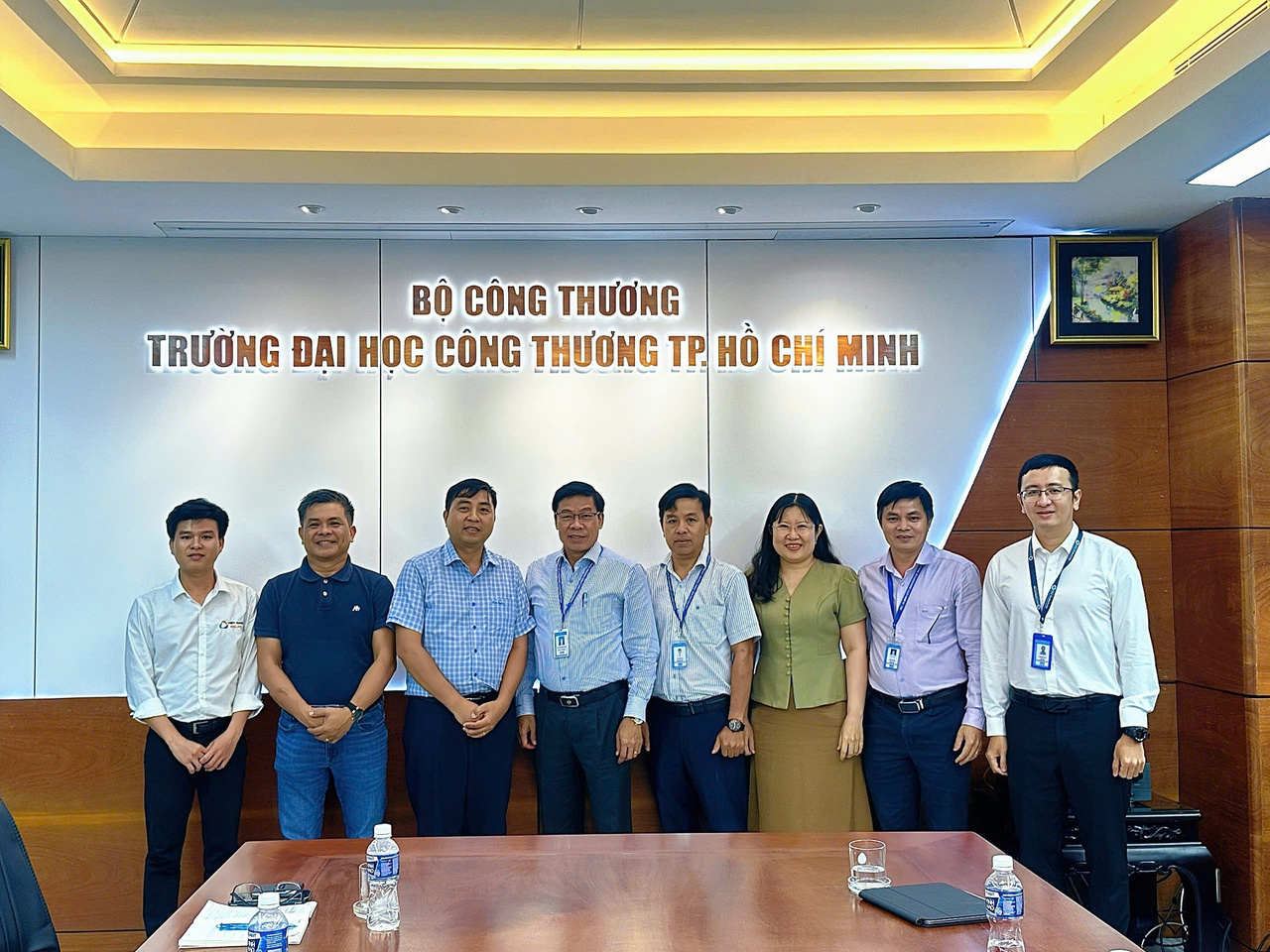 Hợp tác với Công ty TNHH Việt Nam Solar xây dựng trung tâm đào tạo và thực hành năng lượng mặt trời